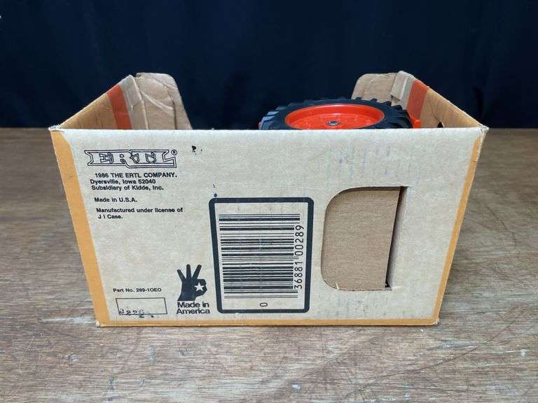 1/16 Case 600 NIB Ertl