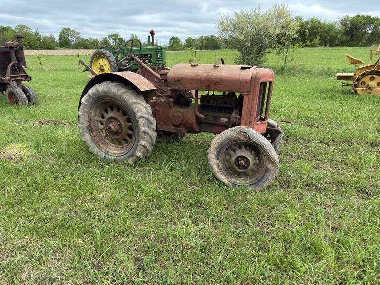 Silver King R38 Tractor image
