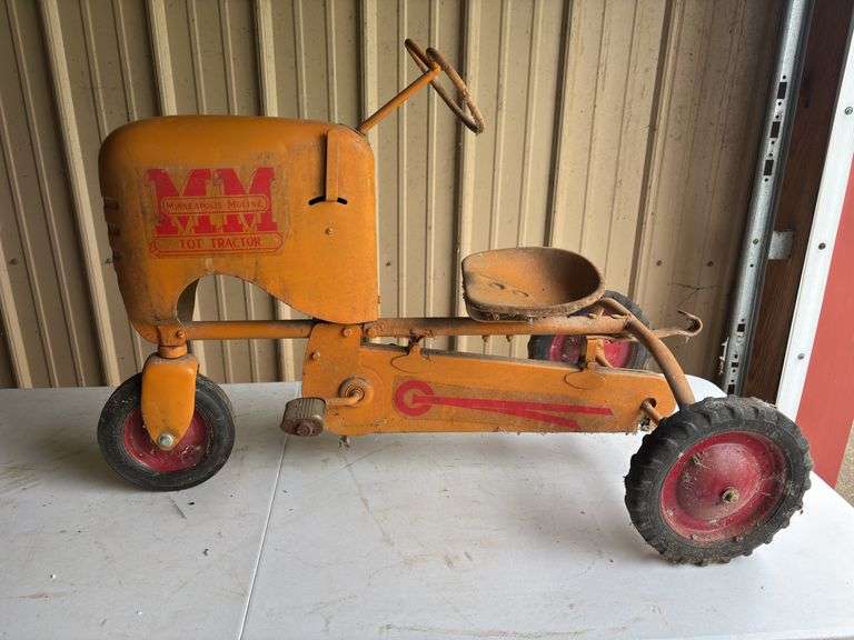 Minneapolis Moline Tot Pedal Tractor BMC image