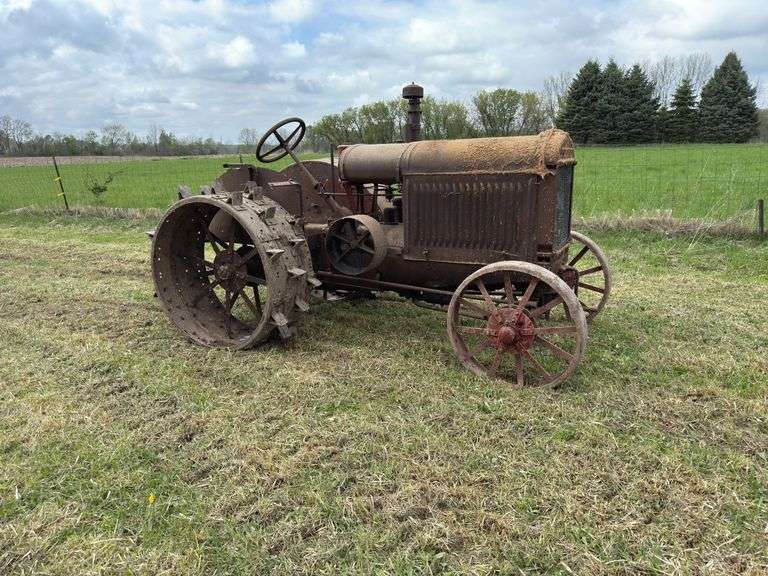 McCormick Deering 10-20 image