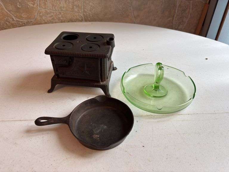 Model Stove, Pan, and Uranium Glass Ashtray image