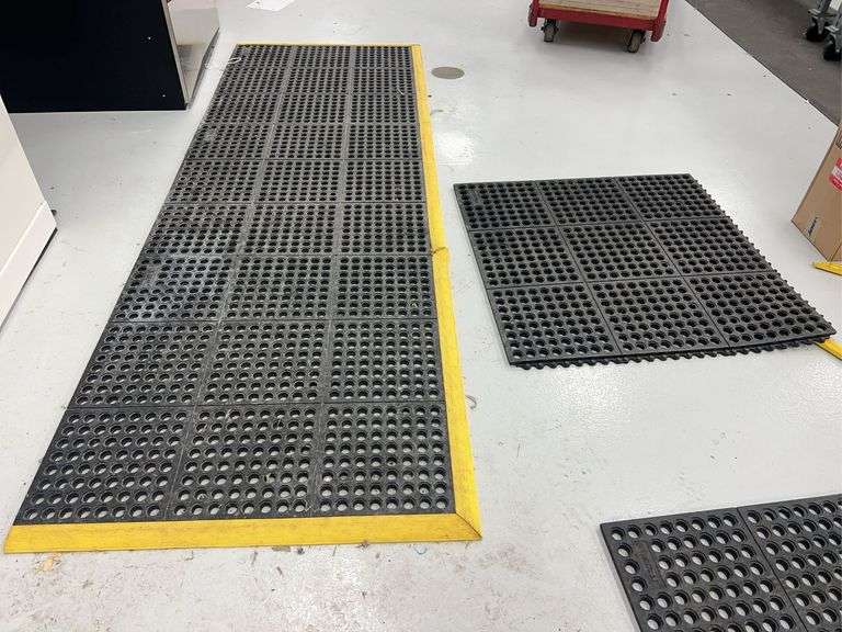 (5) NoTrax 3’x3’ Mats