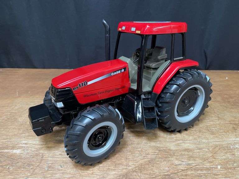 1/16 Case-IH MX110 2002 Wisconsin NIB Ertl