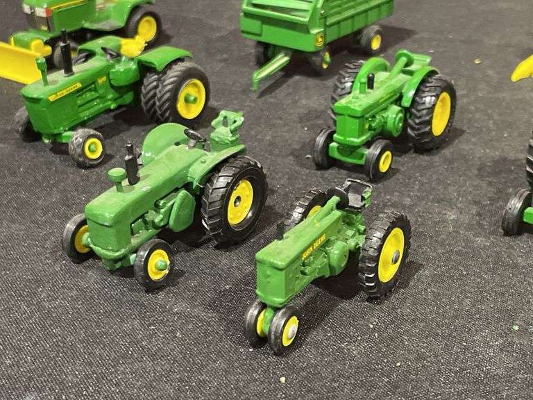 (10) 1/64 John Deere