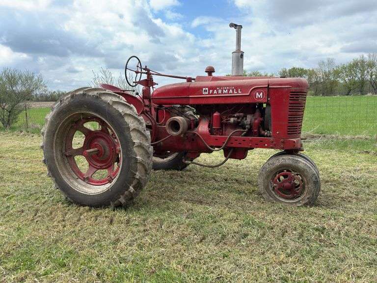 Farmall M image
