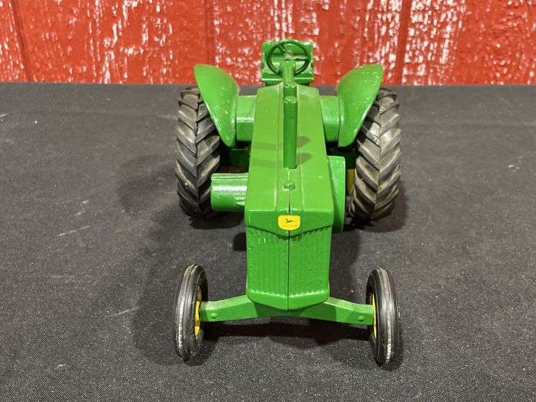 1/16 John Deere 820 Trumm
