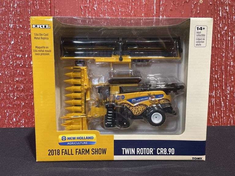 1/64 New Holland CR8.90 Combine 2018 Farm Show NIB Ertl image