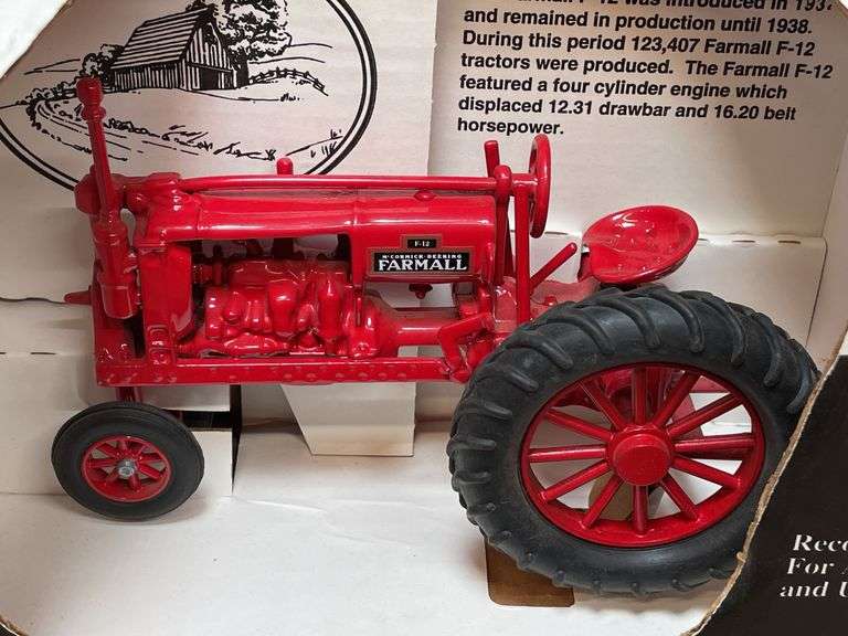 1/16 Farmall F-12 NIB SM
