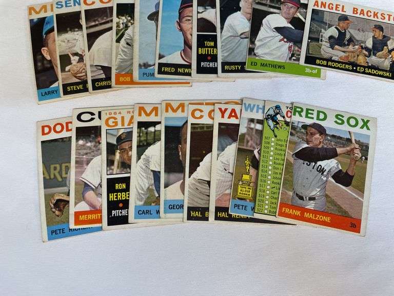 (30) 1964 Topps Baseball Cards (Ed Mathews)