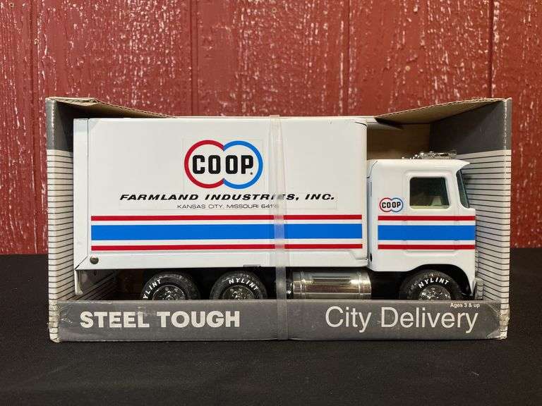 CO-OP Truck NIB NyLint image