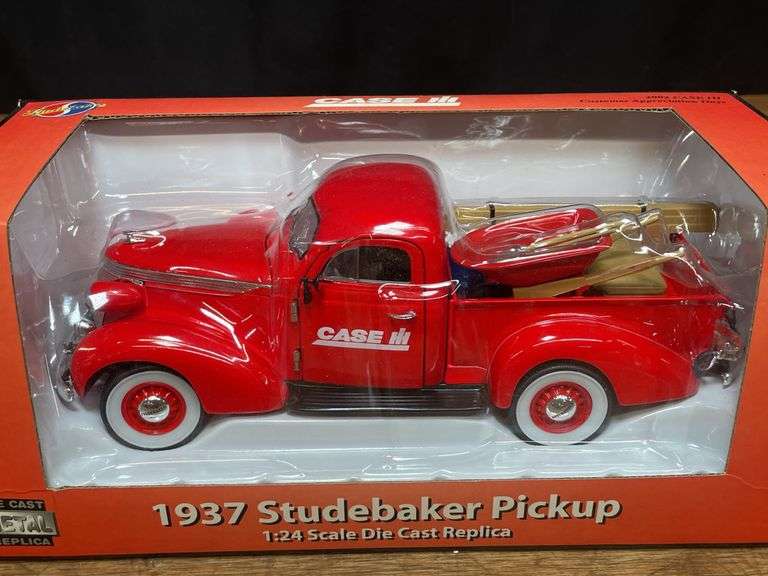 1/24 Case-IH Studebacker Pickup NIB Crown