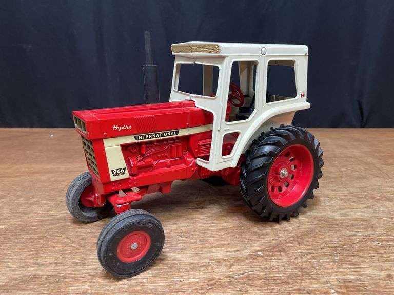 1/16 IH 966 Ertl