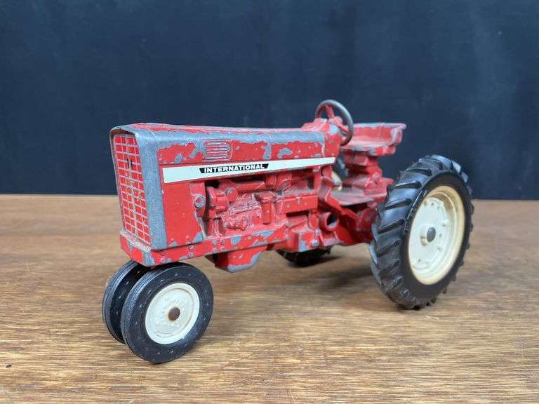 (3) 1/16 IH 544 + Farmall 350 Tractors Ertl