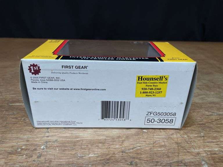 1/50 IH 175 Crawler Loader NIB 1st Gear