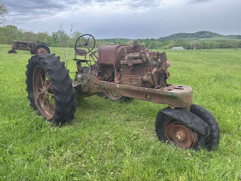 Oliver 70 Parts Tractor image