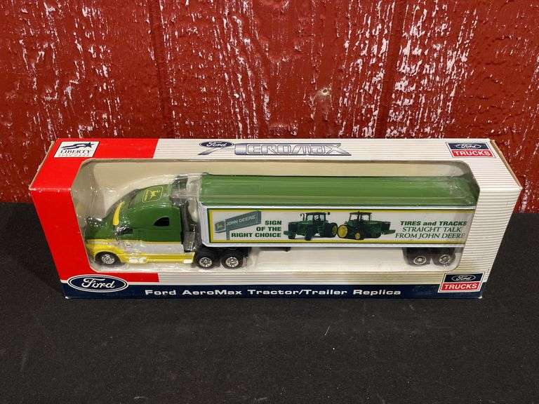 1/64 John Deere Semi NIB SC