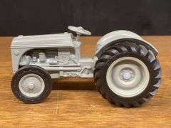 (2) 1/16 Ford 8N + 9N Ertl