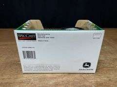 1/16 John Deere LA NIB SC