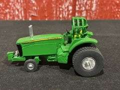 1/64 John Deere 8420 Puller Custom