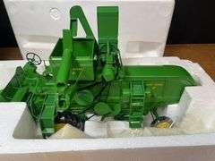 1/16 John Deere 45 Combine Prestige NIB Ertl