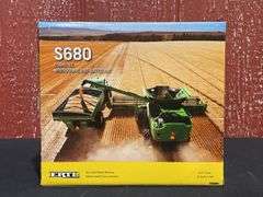 1/64 John Deere S680 Combine NIB Ertl