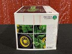 1/16 John Deere B Precision NIB Ertl