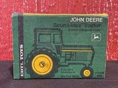 (3) 1/32 John Deere Tractors Ertl