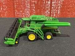 1/64 John Deere 9860 STS Combine Customized