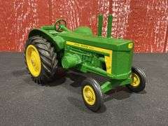 1/16 John Deere 820 Trumm