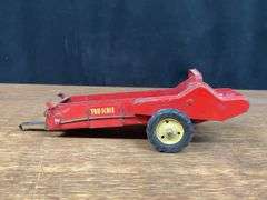 (3) 1/16 Tru-Scale Spreaders Carter
