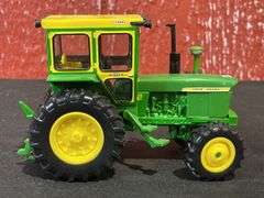 (3) 1/32 John Deere Tractors Ertl