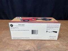 1/34 IH KB-8 Truck w/Engine NIB 1st Gear