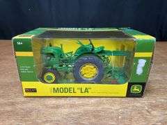 1/16 John Deere LA w/Cultivator NIB SC