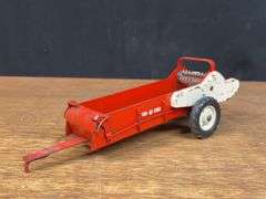(3) 1/16 Tru-Scale Spreaders Carter