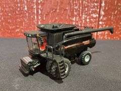 (2) 1/64 Case-IH 9230 Combine Black Farm Show + IH 1460 Combine NIB Ertl