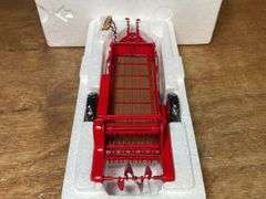 1/16 McCormick 200 Spreader Precision NIB Ertl