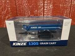 (2) 1/64 Kinze 640 Big Blue + 1305 Grain Cart SC