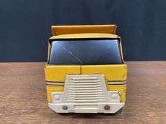 IH Semis + Trucks Lot Ertl