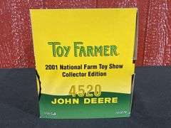 1/16 John Deere 4520 2001 NFTS NIB Ertl