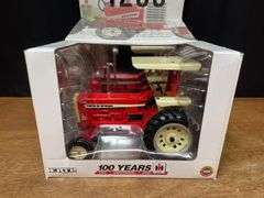 1/16 Farmall 1206 100 Years NIB Ertl