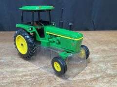 1/16 John Deere 4230 2004 Wisconsin NIB Ertl