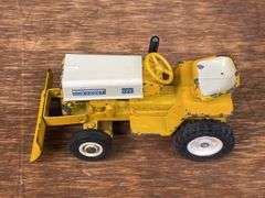 (2) 1/16 Cub Cadet L&G Ertl