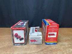 (4) 1/32 Case-IH Tractors + Spreaders Ertl
