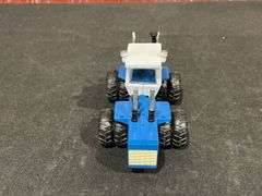(2) 1/64 Kinze 640 Big Blue + 1305 Grain Cart SC