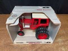 1/16 IH 1568 NIB Ertl