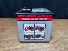 1/16 Farmall 504 NIB SC