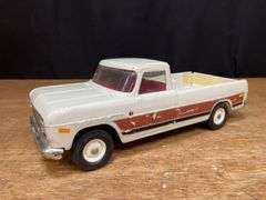 1/16 International 100 Pickup Ertl