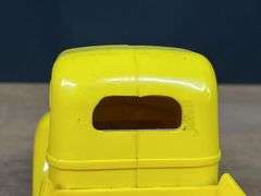 (2) IH Pickup + Semi Tractor Product Miniature