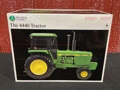 1/16 John Deere 4440 Precision NIB Ertl