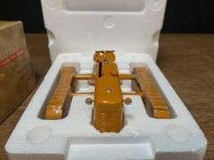 1/16 Cletrac HG 2000 SFTS NIB Ertl